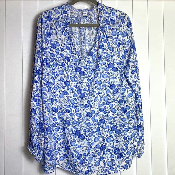 Old Navy Tops - Gifted to PFF-Old Navy top blue and white size Large (tall)